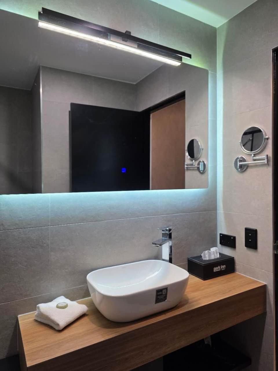 The Parkmore Hotel Melbourne Eksteriør bilde